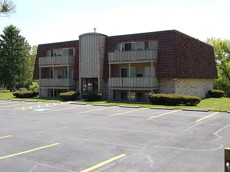 Sycamore Apartments — Photo 11