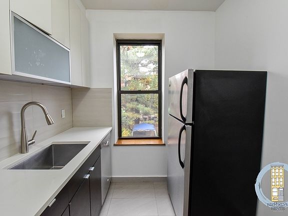 2nd image of 565 Chauncey St #2AA