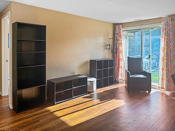 5th image of 250 Meadow Ridge Rd Unit 250