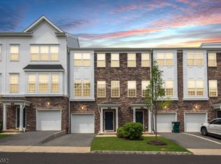 306 Saratoga Ct, Somerville, NJ 08876