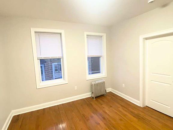 3rd image of 5304 Palisade Ave