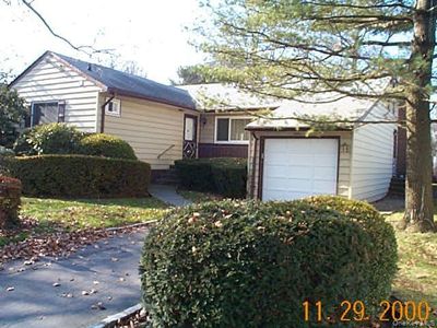 12 Janet Place, Valley Stream, NY, 11581
