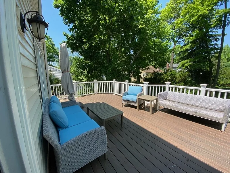 4 bed, 2.5 bath, 2463 sqft, $5,700 — Photo 2