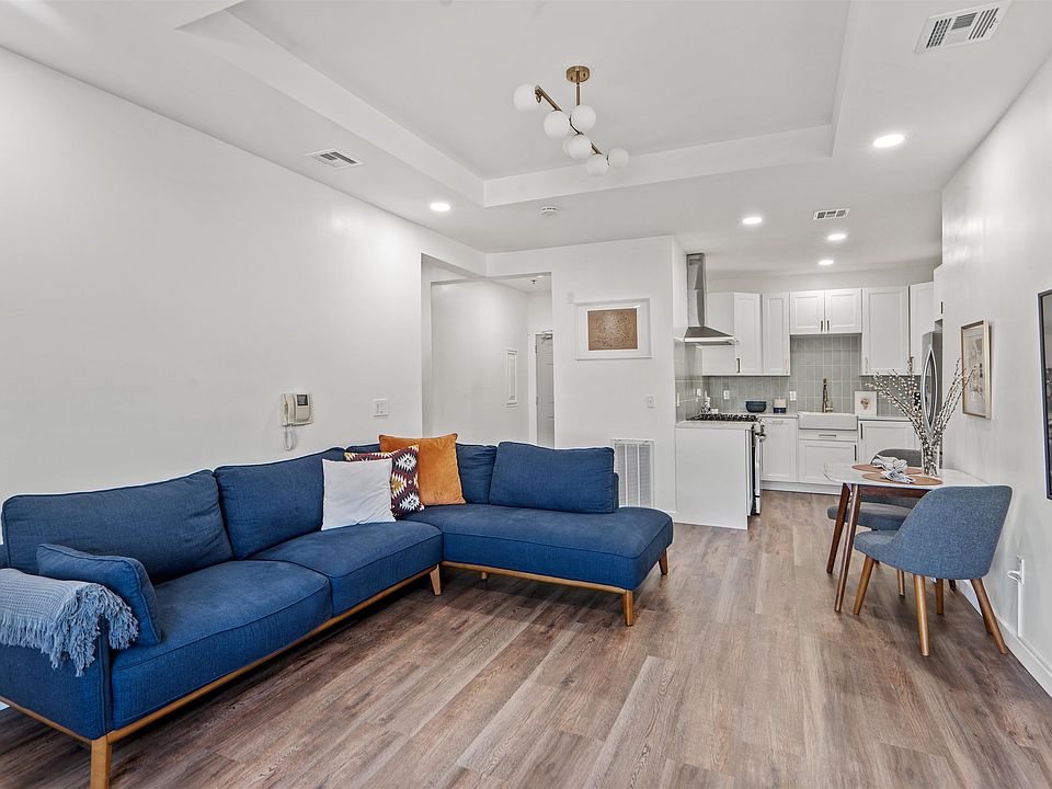 1st image of 135 38th St APT 606