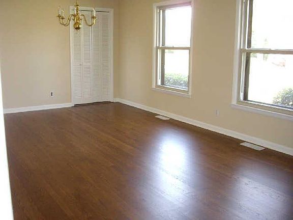3rd image of 225 Downeymeade Dr