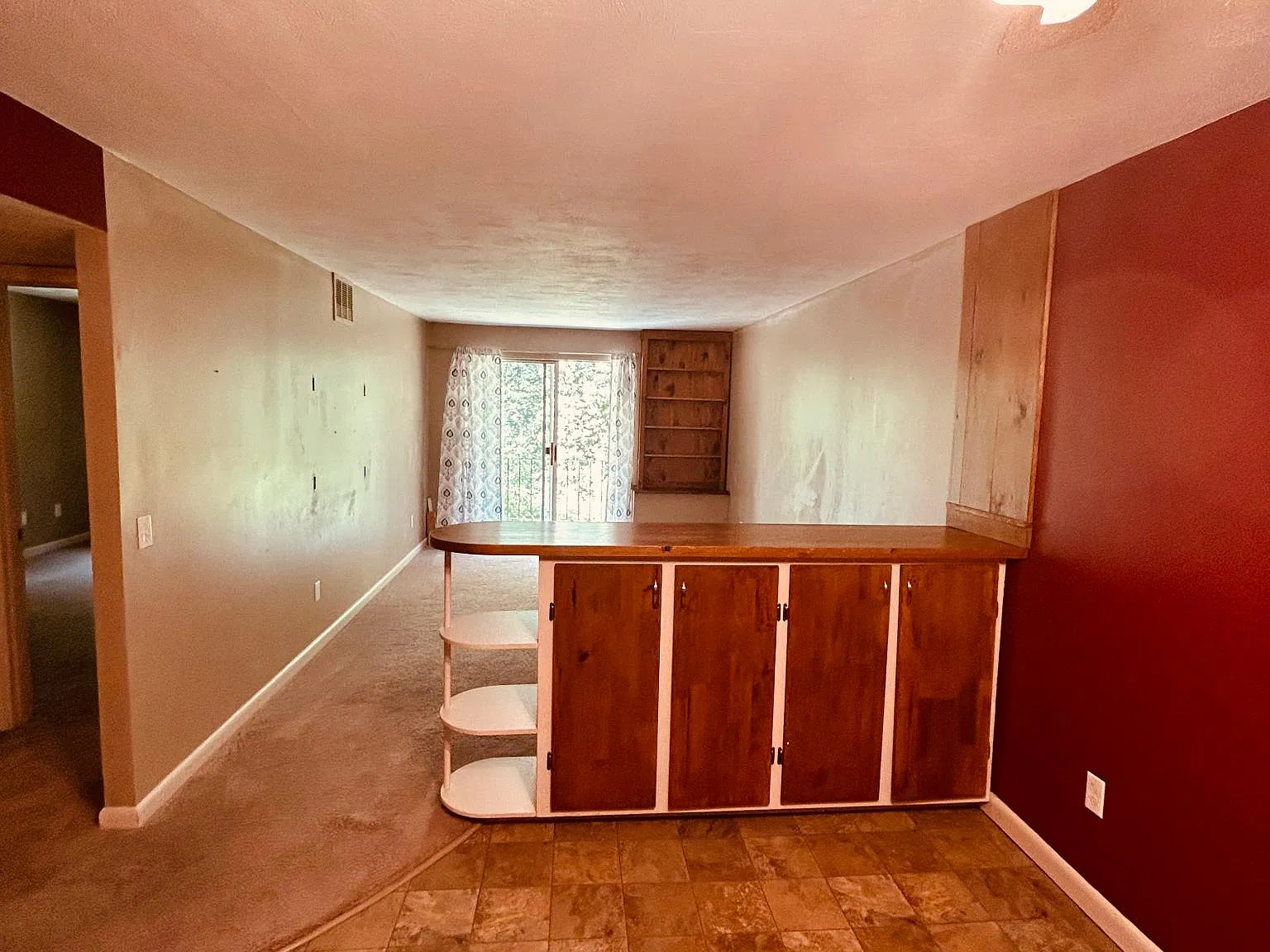 176 Maple Ave — Photo 2