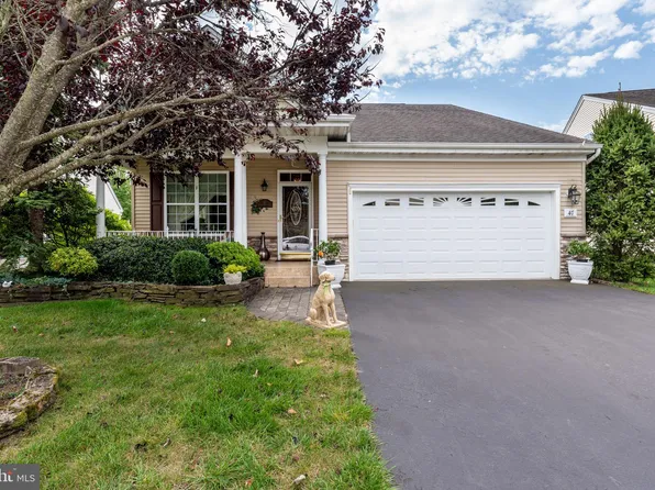 47 Newport St, Barnegat, NJ 08005