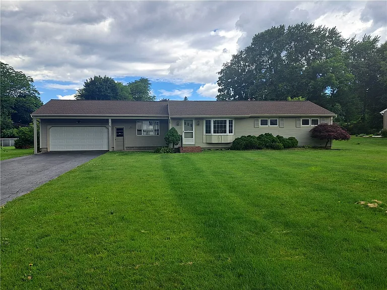 75 Woody Ln — Photo 1