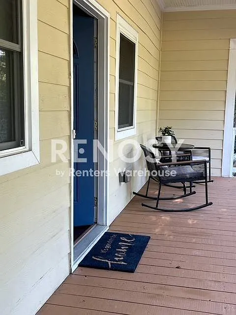 Charming 3 BR 2 Bath with Gleaming Hardwood Floors in East Point — Photo 4