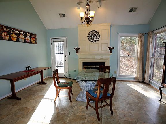 3rd image of 728 Old Mill Ln