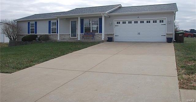 1st image of 1111 Sleepy Hollow Dr