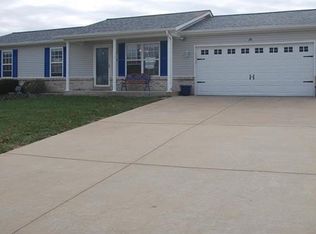 1111 Sleepy Hollow Dr, Troy, MO 63379