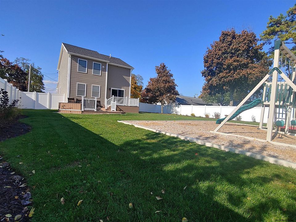 2nd image of 3012 Clyde Ave