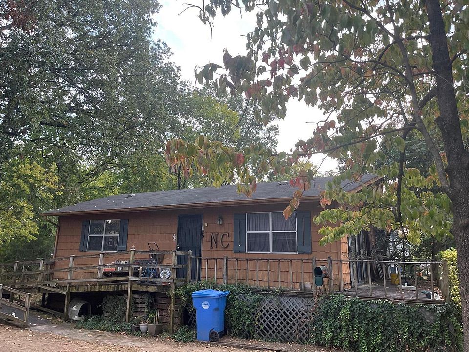 1st image of 220 Eveningside Dr