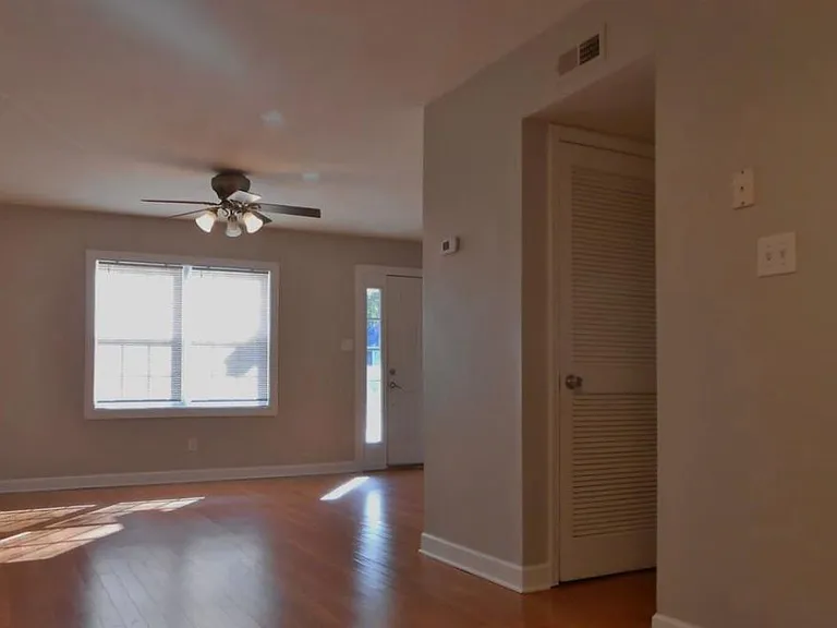 206 Emerald Park Ct — Photo 4