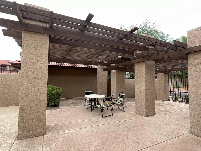 E Belleview Pl — Photo 33