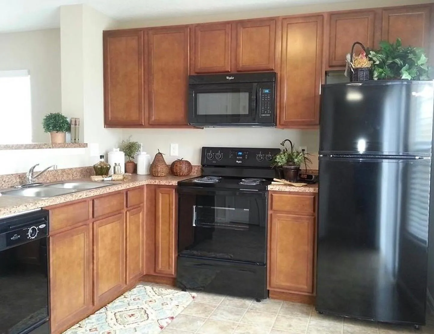 2 bed, 1.5 bath, 1056 sqft, $1,625 — Photo 3