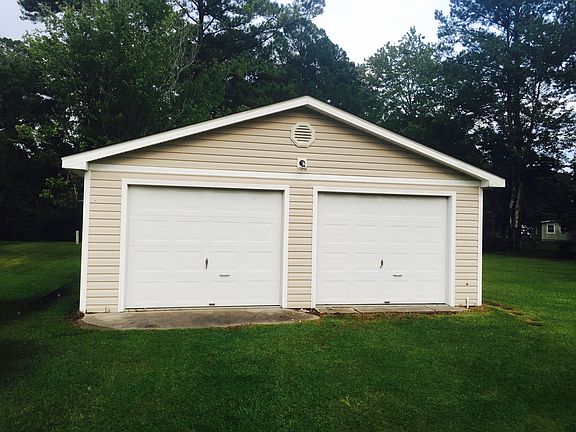 Detached 2 car garage