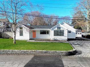 8 Cliff Ave, Newport, RI 02840