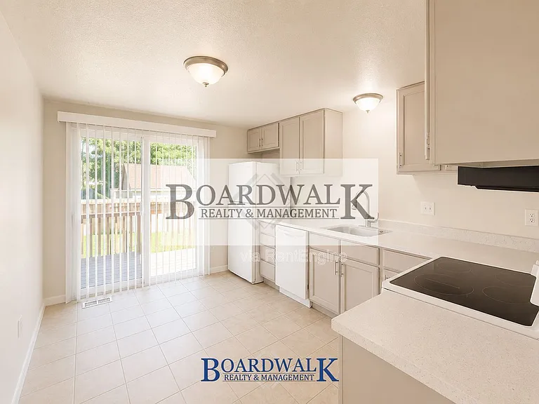3549 S Colby Ave #A — Photo 6