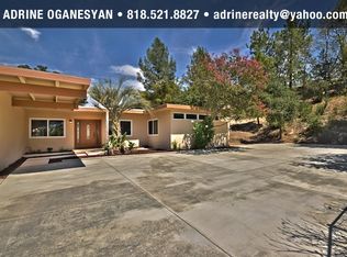 9450 Charrick Dr, Tujunga, CA 91042