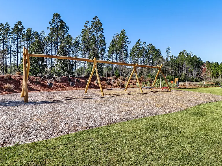 351 Sawgrass Dr — Photo 43