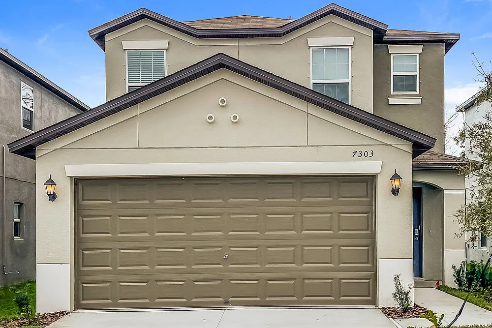4 bed, 2.5 bath, 2074 sqft, $2,685 — Photo 1