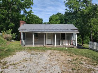 3 Deer Lodge Hwy, Sunbright, TN 37872