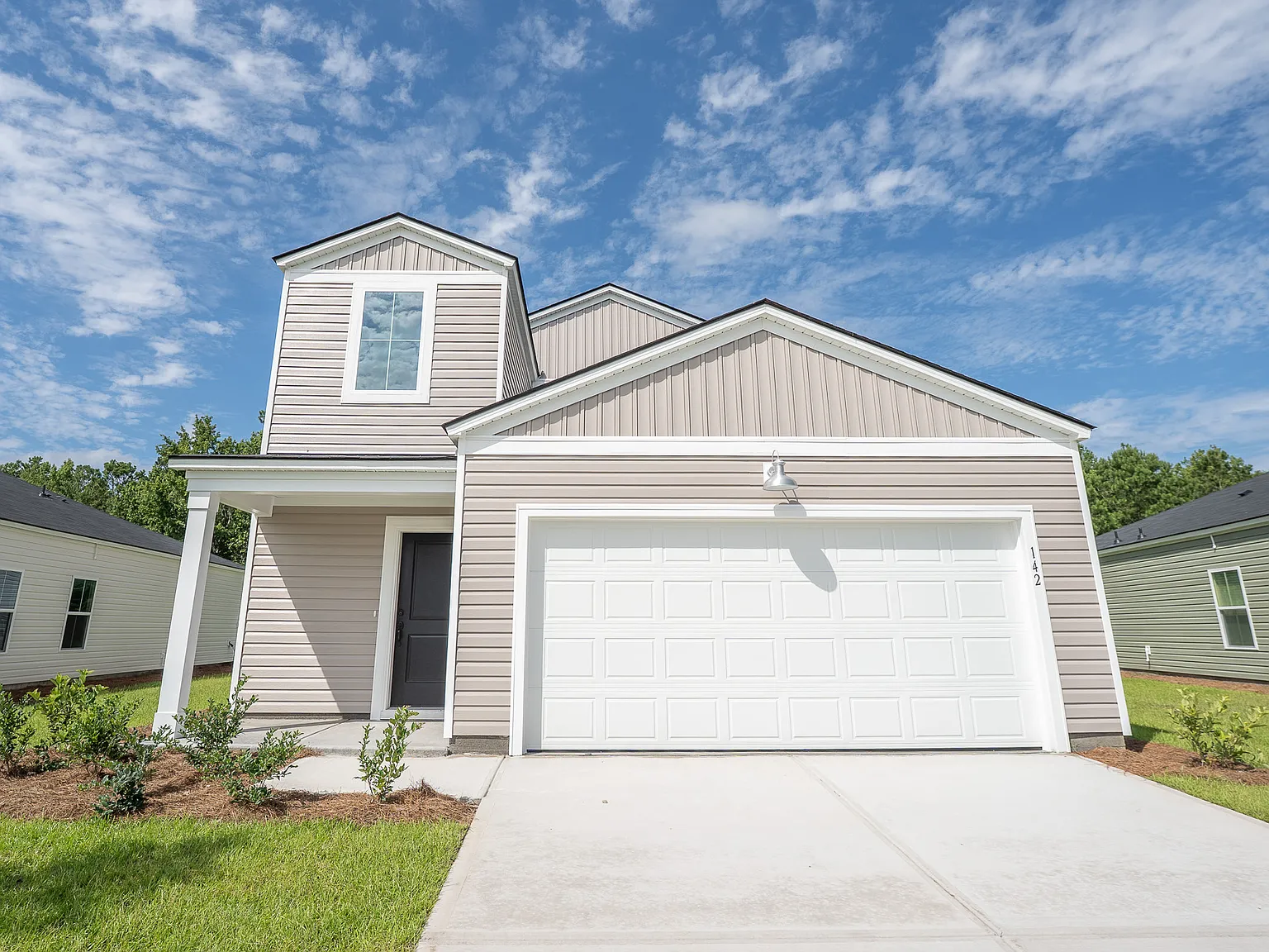 5 bed, 2.5 bath, 2357 sqft, $2,400 — Photo 3