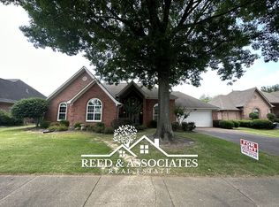 1177 Sugar Ln, Collierville, TN 38017