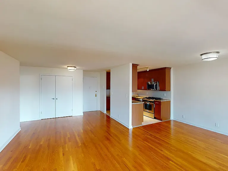 765 Amsterdam Ave #9F — Photo 3