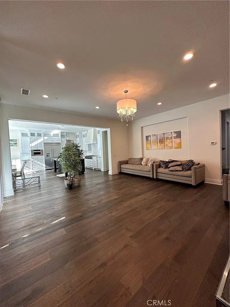 1 bed, 700 sqft, $1,650 — Photo 3