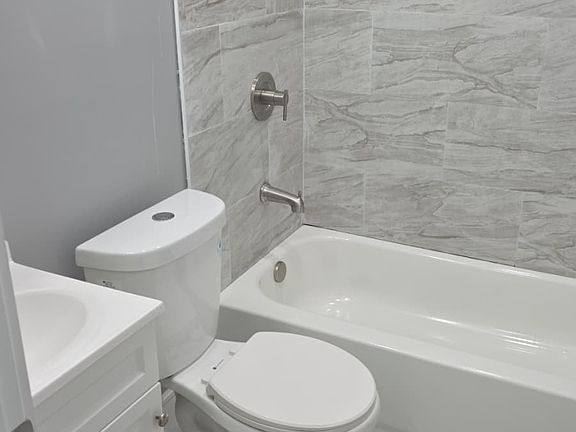 5th image of 825 N Payson St #1