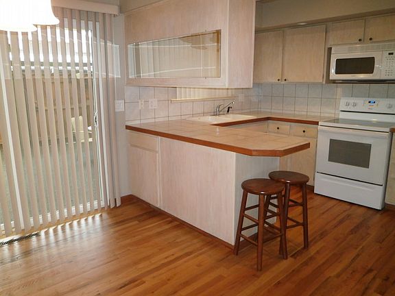 5th image of 9062 E Nassau Ave