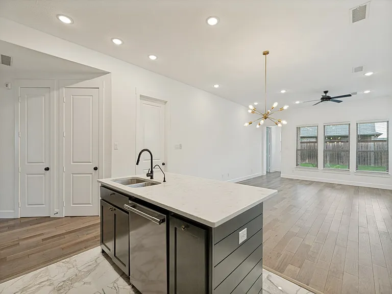 5808 Liberty Hill Dr — Photo 12