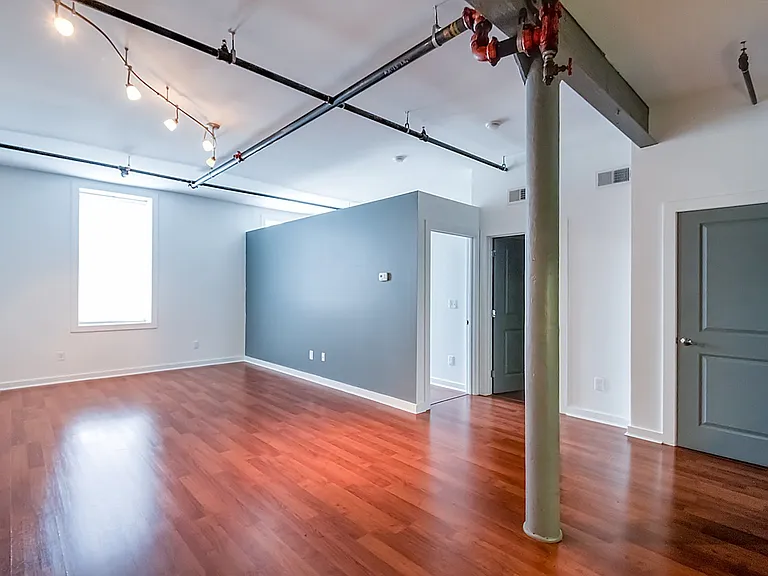 209-211 W Pike St #2B — Photo 3