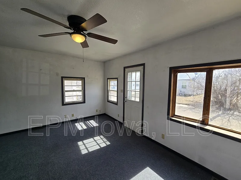 1 bed, 1.0 bath, 560 sqft, $750 — Photo 2
