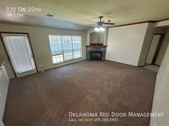 920 SW 35th St — Photo 3