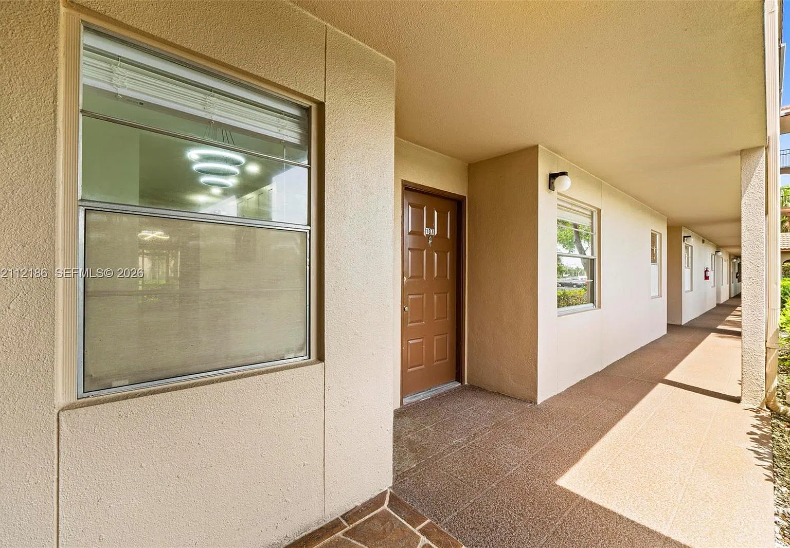 Cambridge At Century Vill — Photo 1