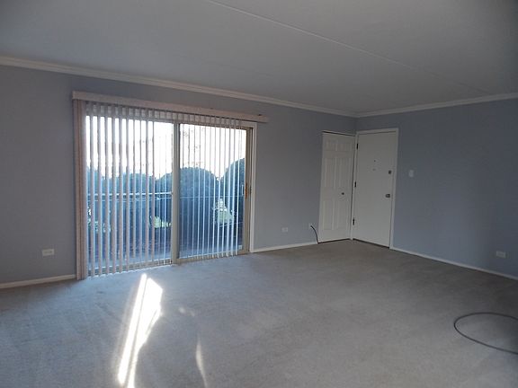 3rd image of 15441 Treetop Dr APT 1B