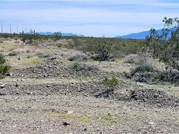 2811 Hilltop Dr, Pahrump, NV 89060