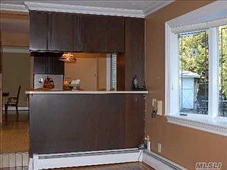 3rd image of 6 Barbara Lynn Ct