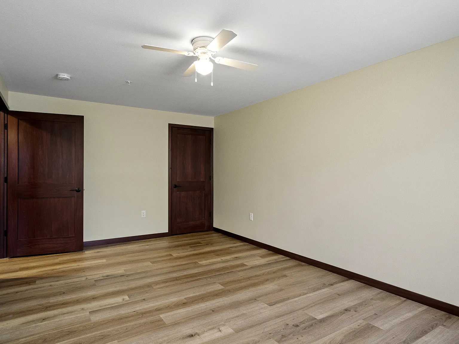 902 Menomonie St — Photo 4