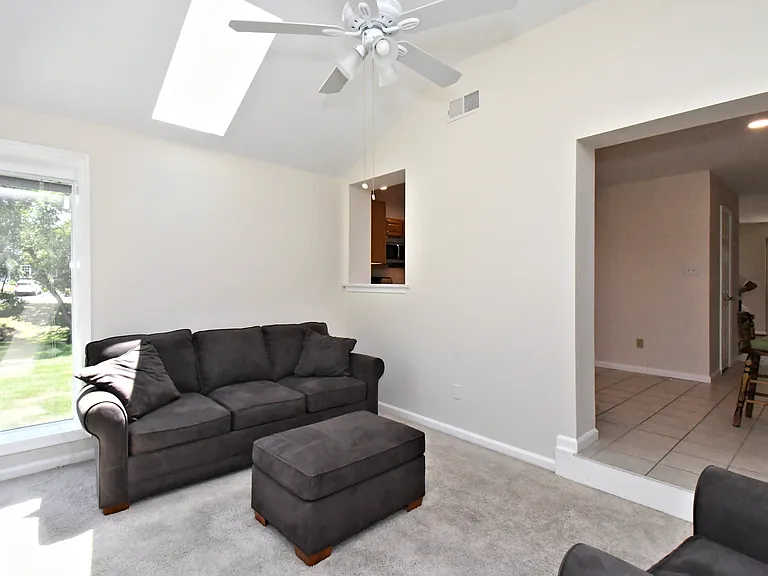 2489 Hillendale Dr — Photo 21