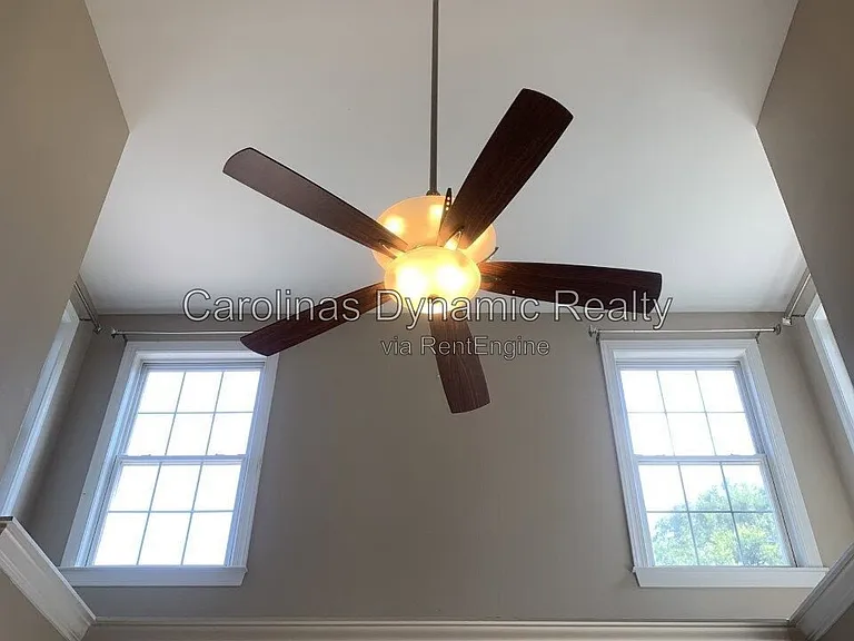 605 Queenswater Ln — Photo 36