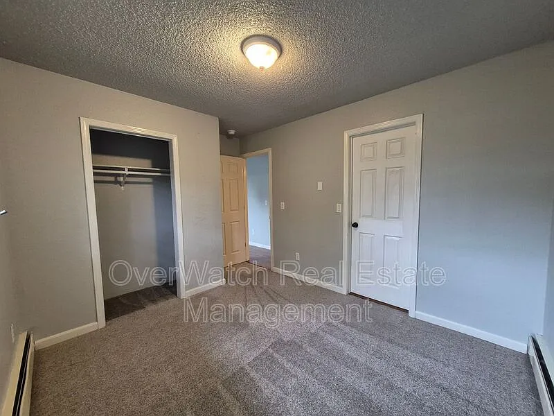 3 bed, 1.0 bath, 845 sqft, $1,700 — Photo 4