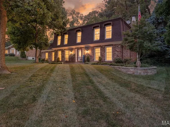 70 Glen Cove Dr, Chesterfield, MO 63017