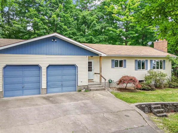 4761 Bartlett Rd, Williamsburg, MI 49690