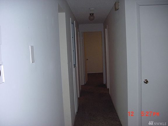 4th image of 1621 E Fairbanks St