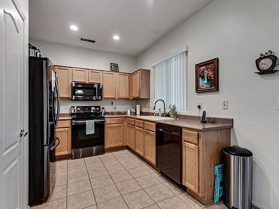 4th image of 18706 N Summerbreeze Way